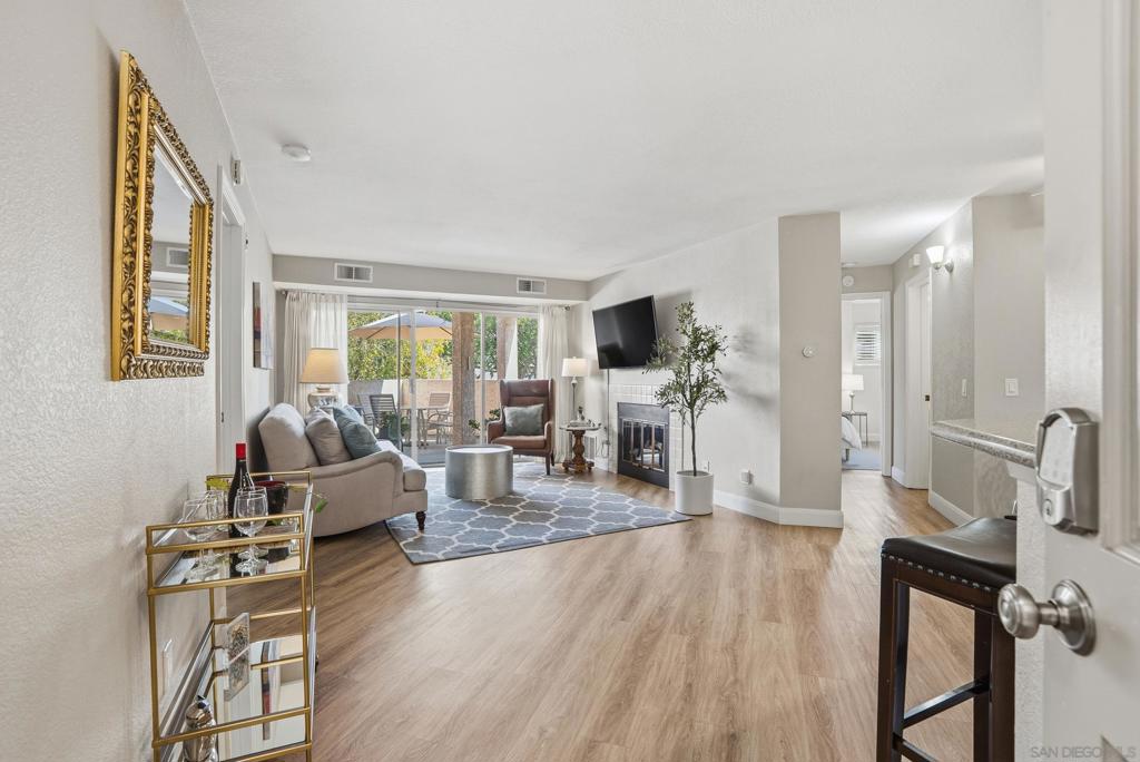 7228 Camino Degrazia 275, San Diego CA 92111