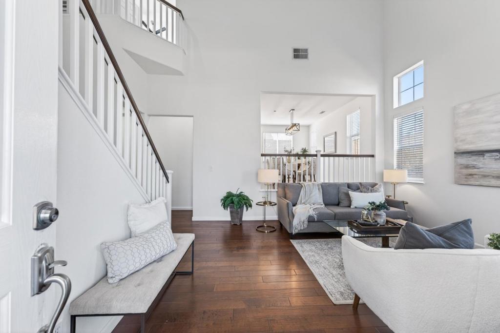 2498 Turnberry Court