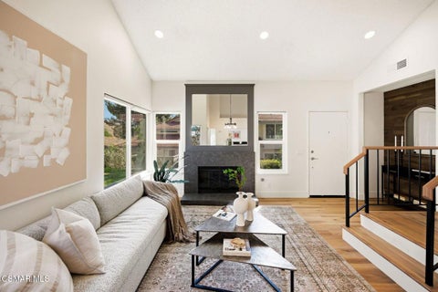 Photo of 974 Quarterhorse Lane, Oak Park, CA 91377 (MLS # 226003858)