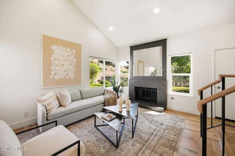 Photo of 974 Quarterhorse Lane, Oak Park, CA 91377 (MLS # 226003858)