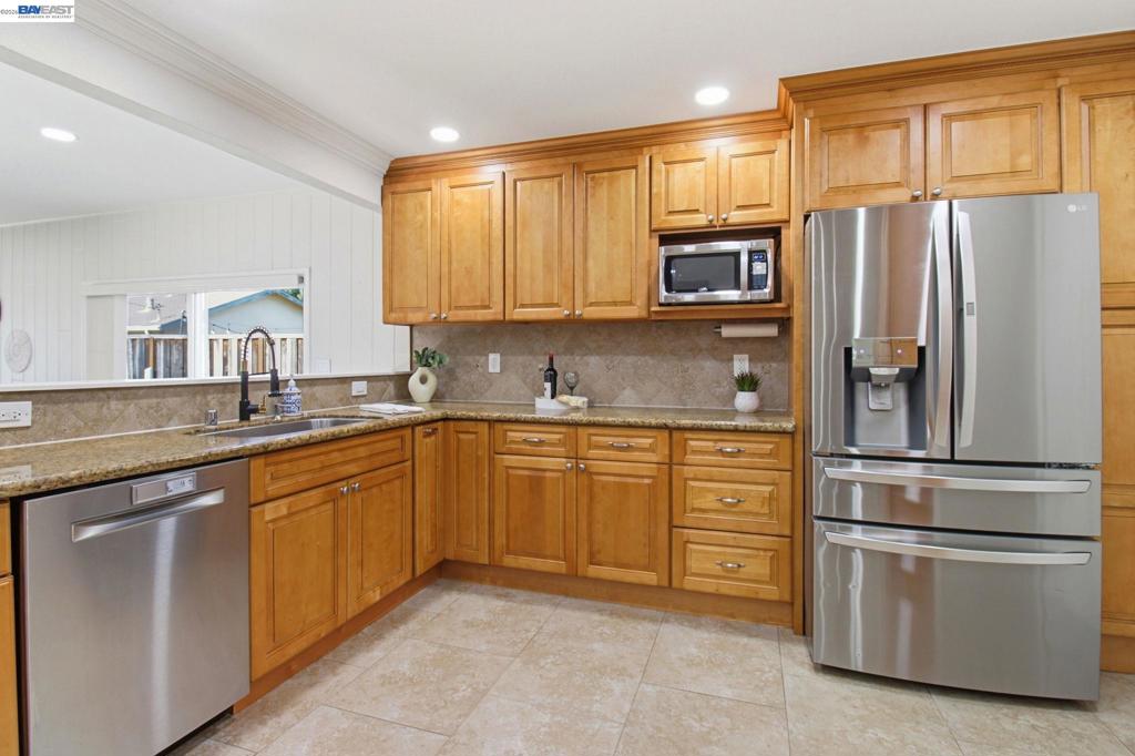 8023 Holanda Ln