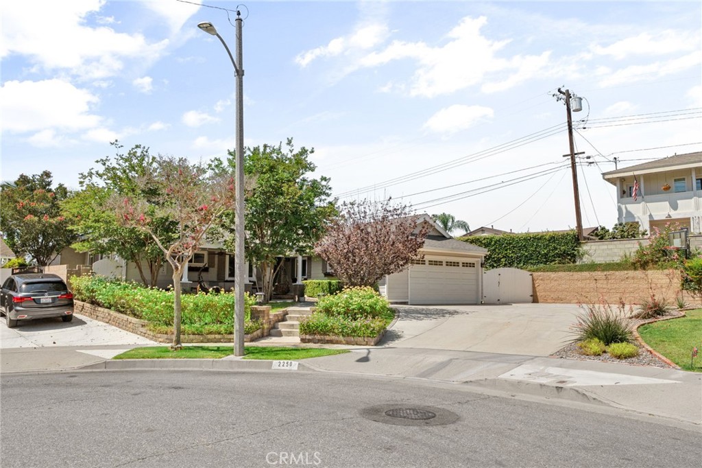 2250 Branford Lane