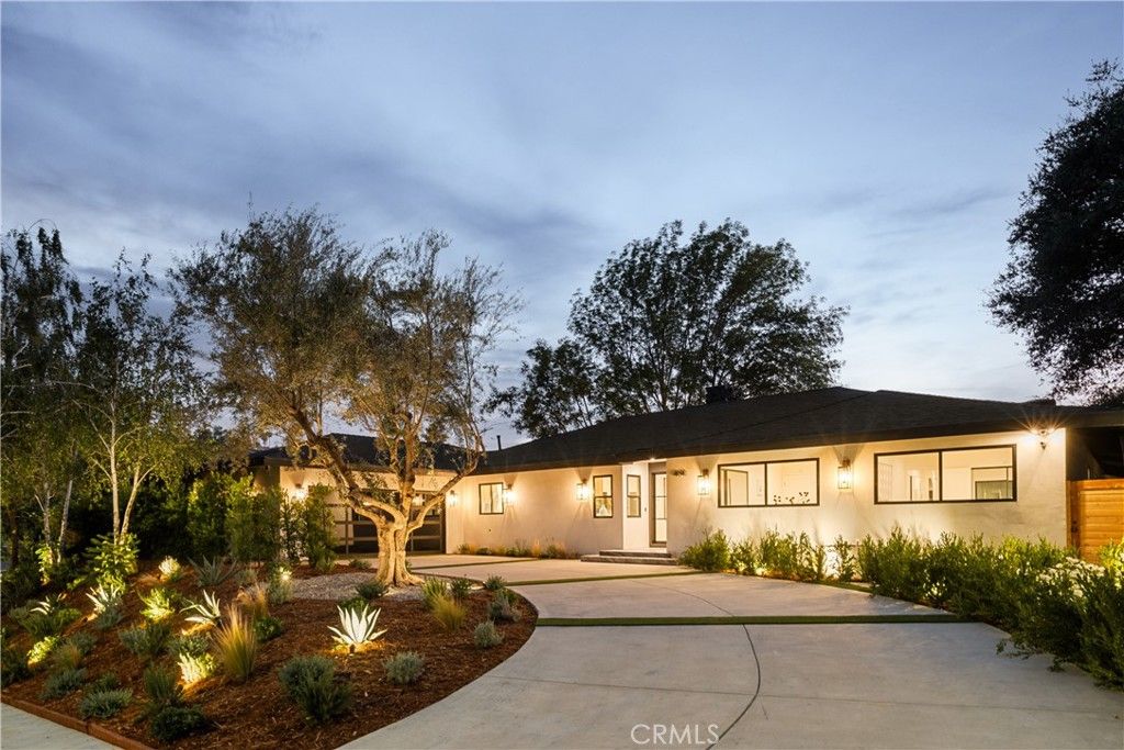 Photo of 4041 Sapphire Drive, Encino, CA 91436 (MLS # SR25177502)
