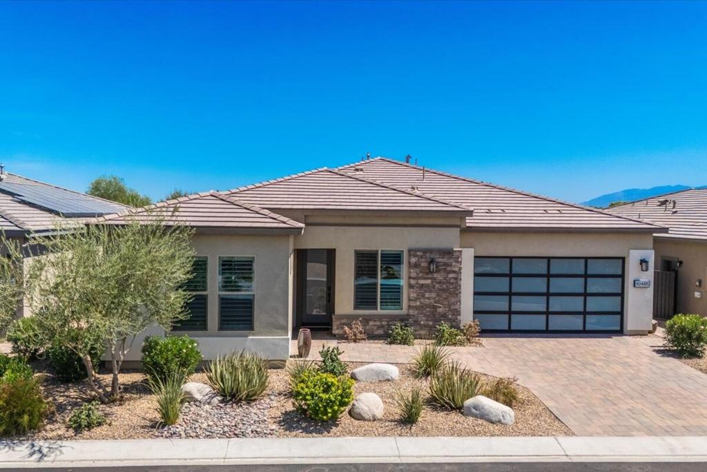 82485 Crane Drive