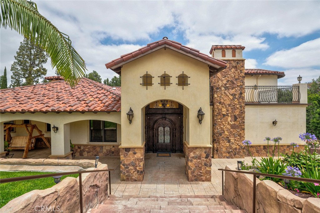 8524 La Sierra Avenue