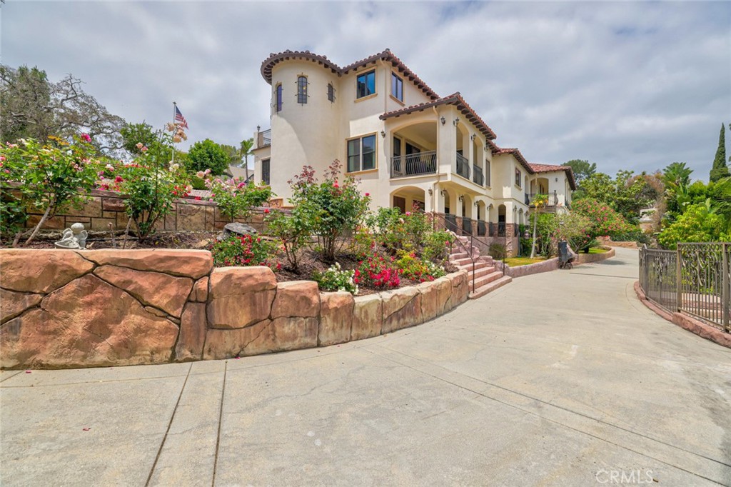 8524 La Sierra Avenue