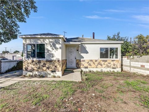 Photo of 639 E 105th St, Los Angeles, CA 90002 (MLS # AR25264226)
