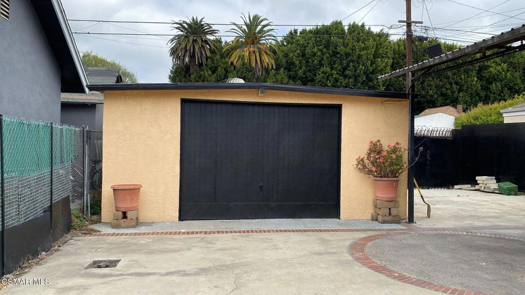 1213 E 57th Street