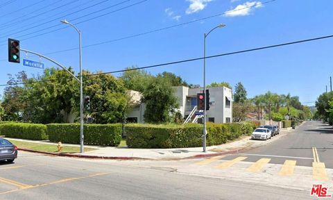 11758 11752 Magnolia Boulevard Valley Village CA 91607