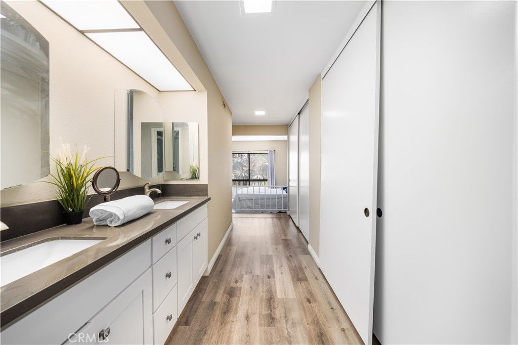 listing image 130725072131815327525