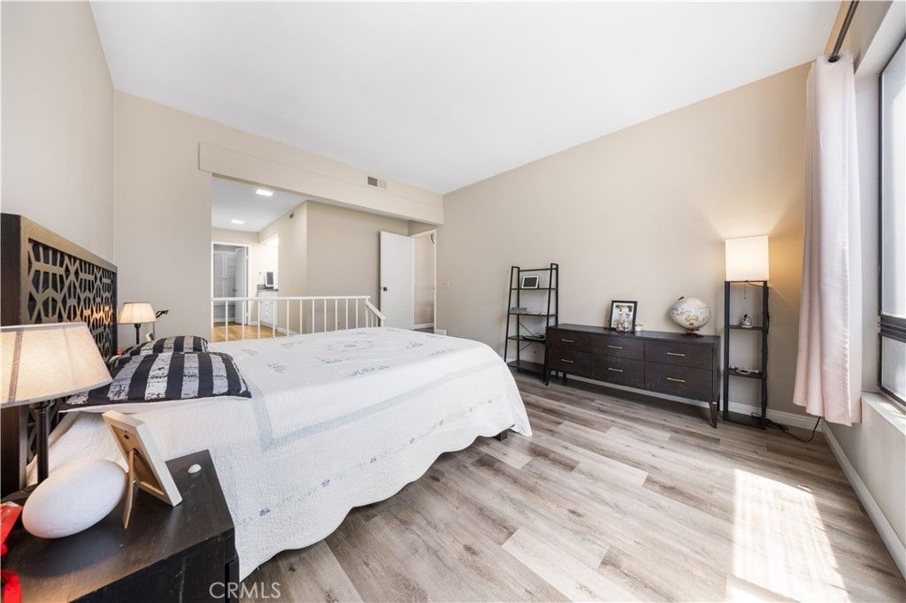 listing image 130720859182776560174