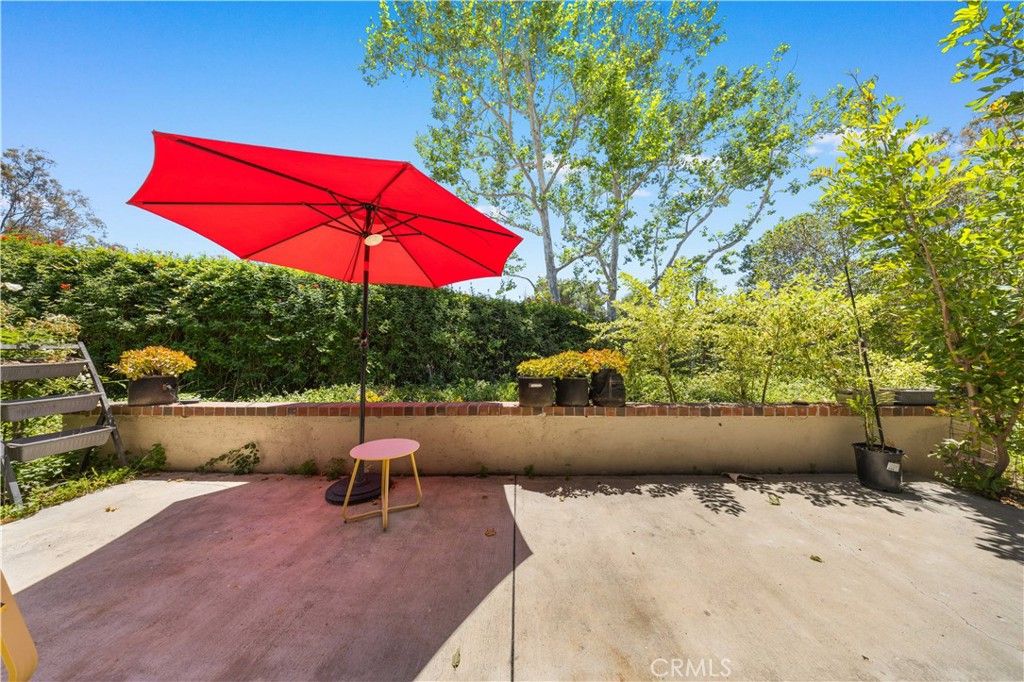 listing image 130728402622538138303