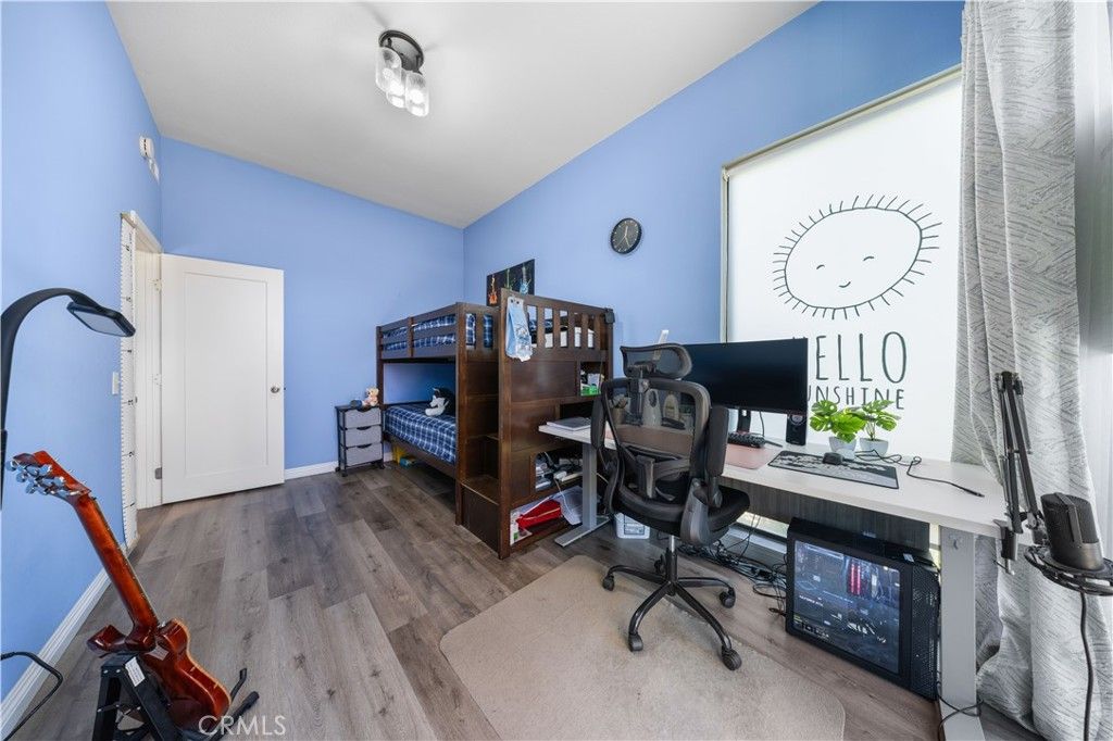 listing image 130725007917065241091