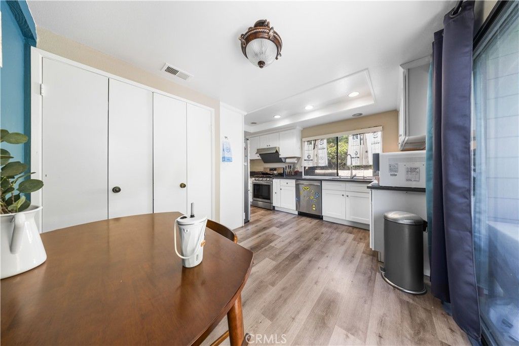 listing image 130723531086234727032