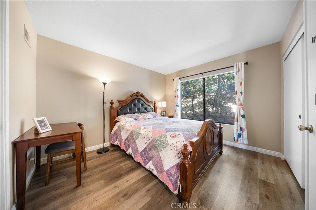 listing image 130723972859334740149