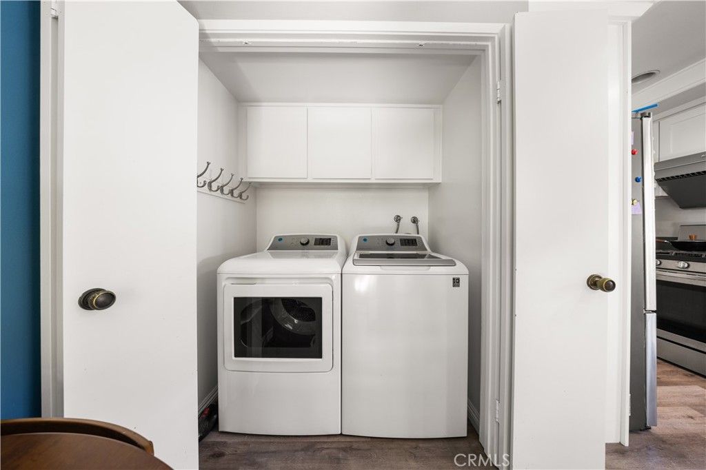 listing image 130727631855829635636