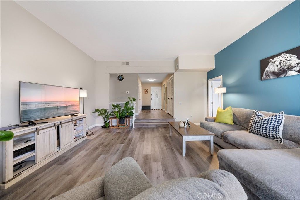 listing image 130721321694604431109