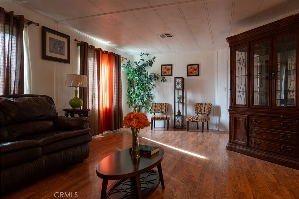 250 N Linden Avenue 248