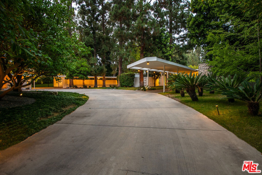 1010 N Rexford Drive