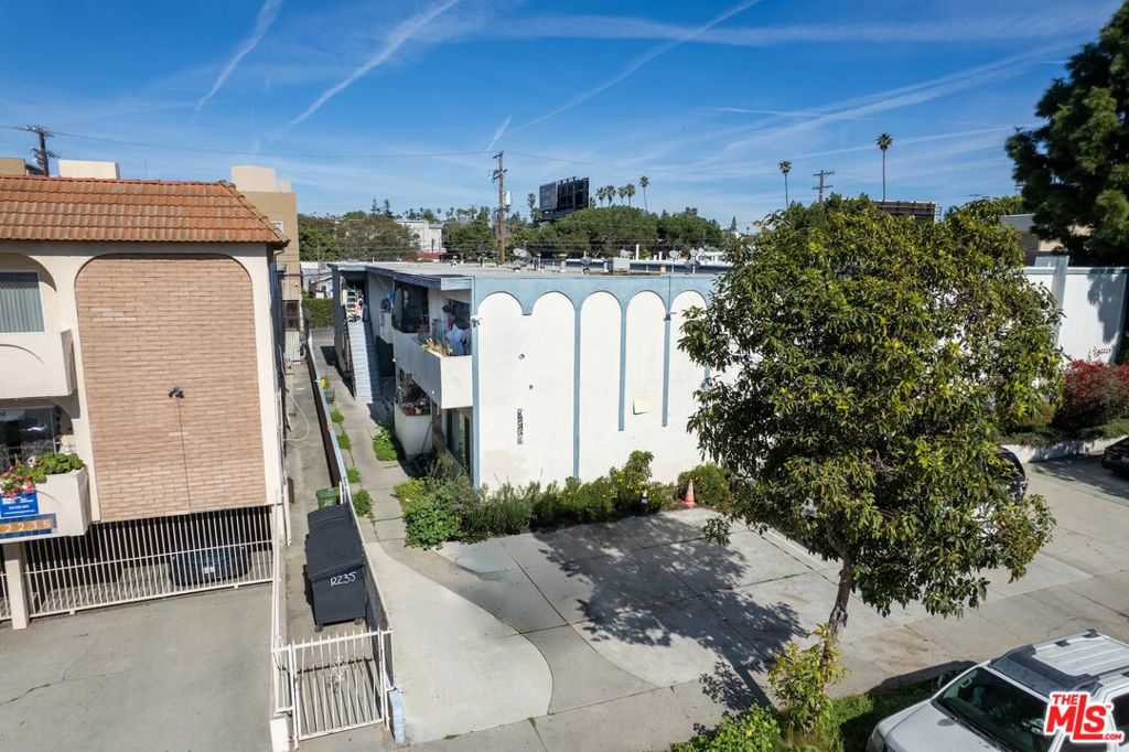 12231 Pacific Avenue