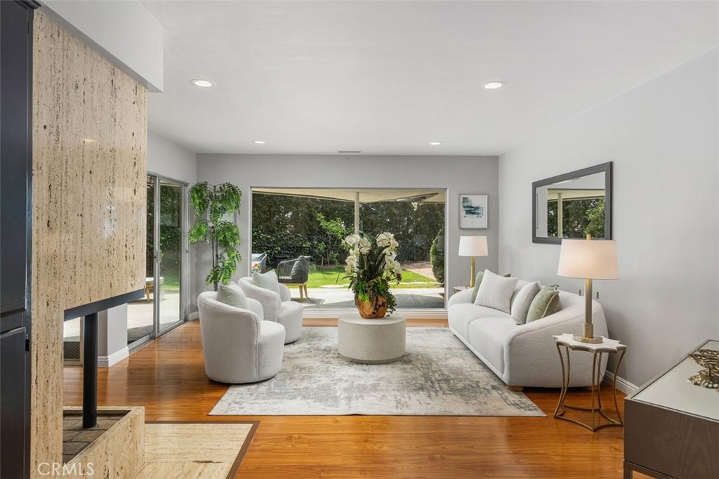 2206 Canyon