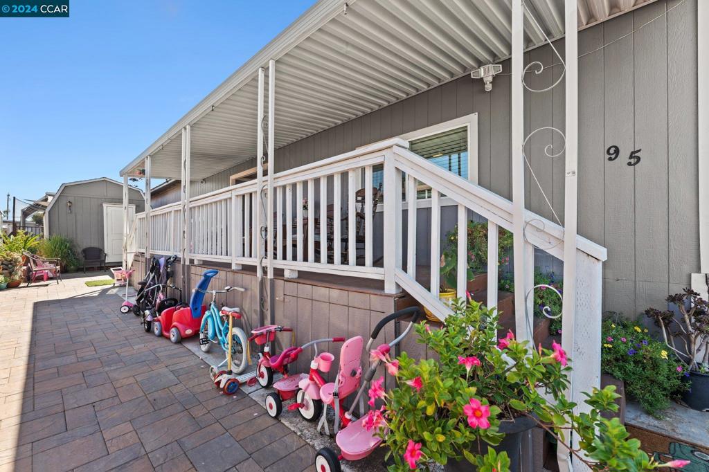 Properties 3 3301 Buchanan Rd