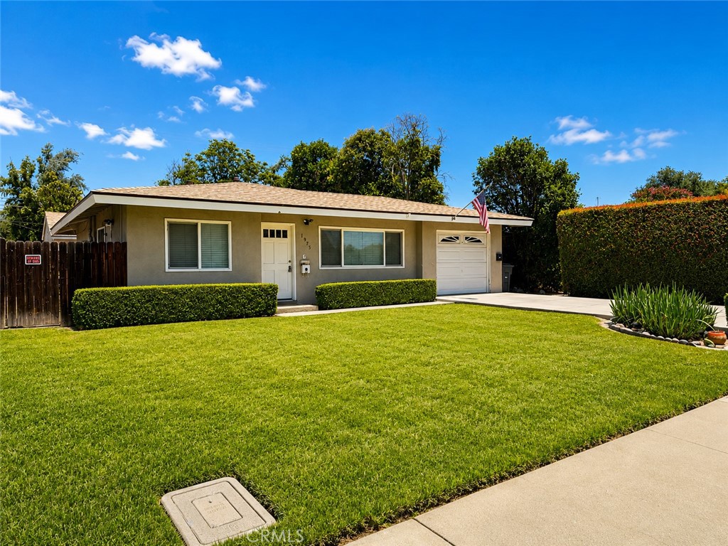 1975 5th Street