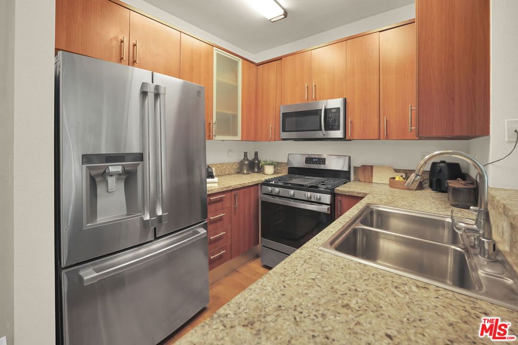 620 S Gramercy Place 135