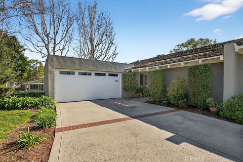 Photo of 517 Gorgonia, Newport Beach, CA 92660 (MLS # OC26036814)