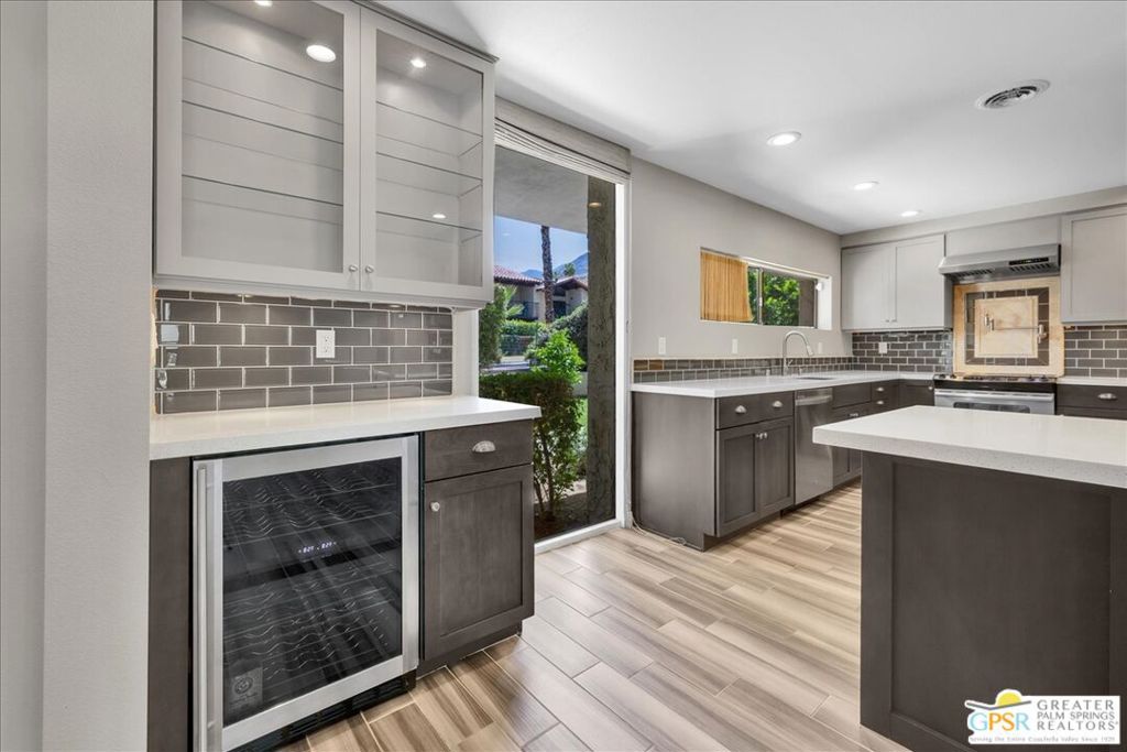 261 E La Verne Way B