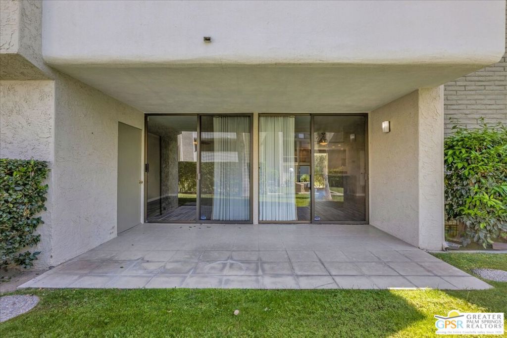 261 E La Verne Way B