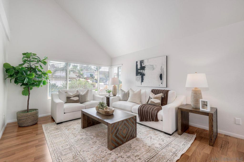 13791 Via Tres Vista