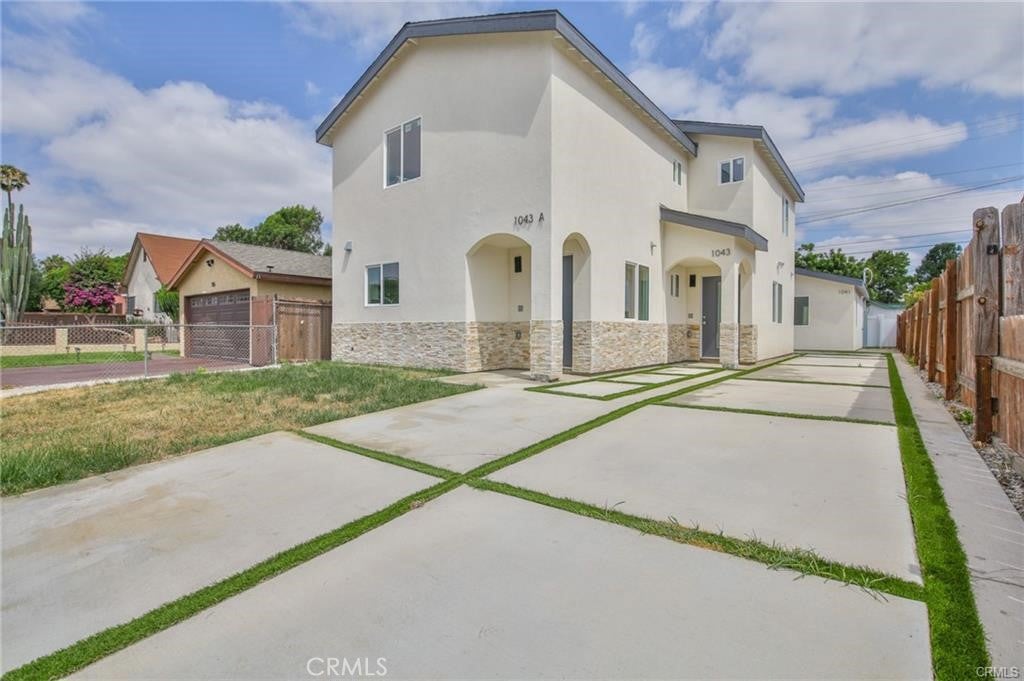 1043 W 151st Street