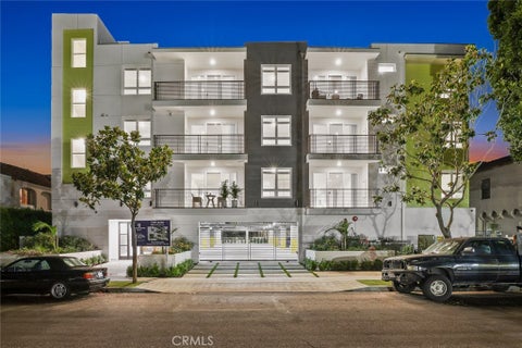 Photo of 5820 La Mirada Avenue #401, Hollywood, CA 90038 (MLS # SR26147961)