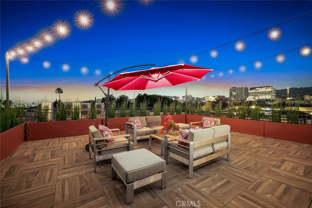 5820 La Mirada Avenue 401