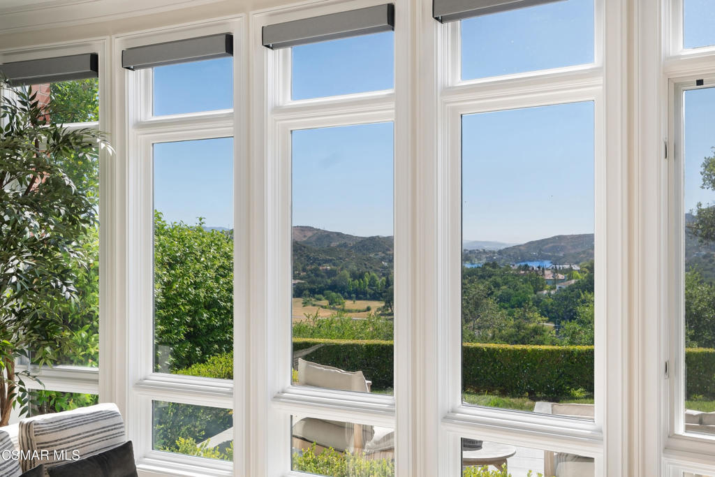 Properties 4 2366 Heatherbank Court