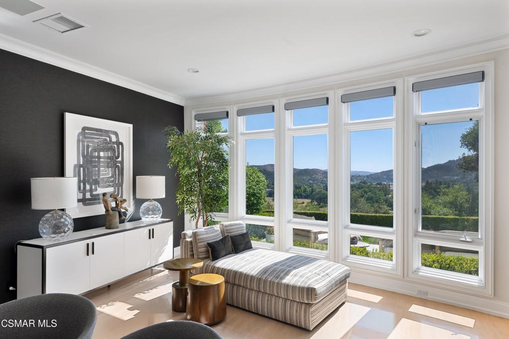 Properties 3 2366 Heatherbank Court
