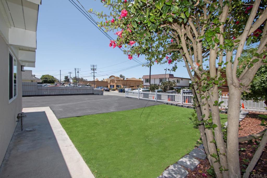 & 1135 GARDENA ROAD