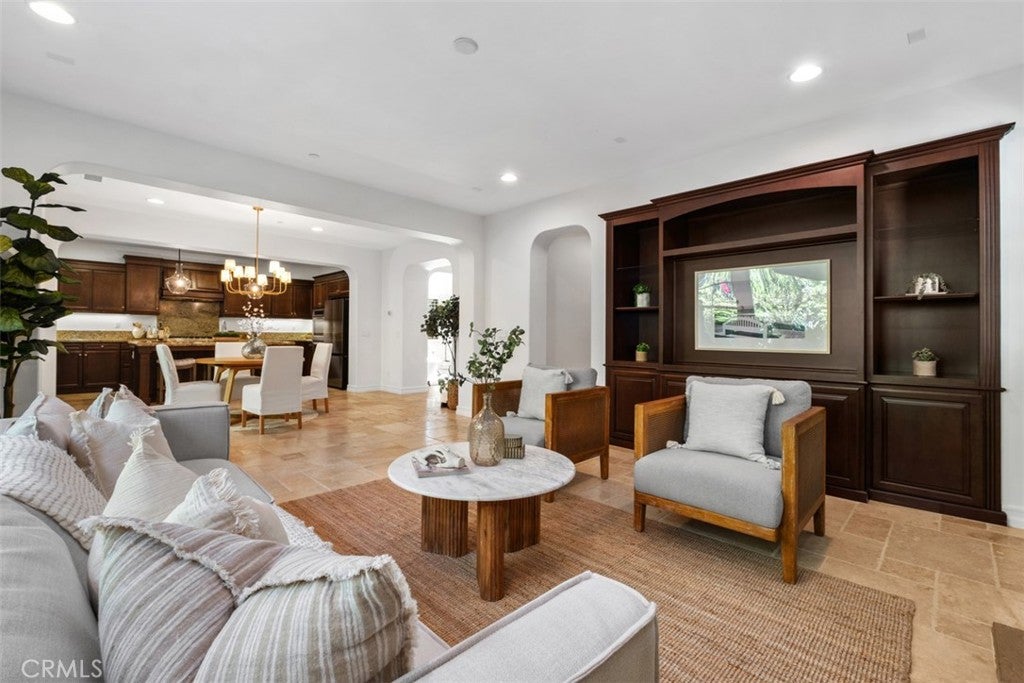 33 Paseo Lerida