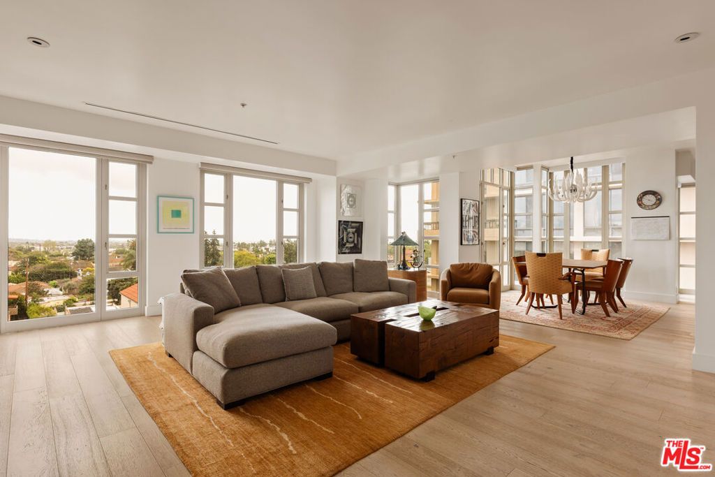 Photo of 10580 Wilshire Boulevard #14, Los Angeles, CA 90024 (MLS # 26655123)