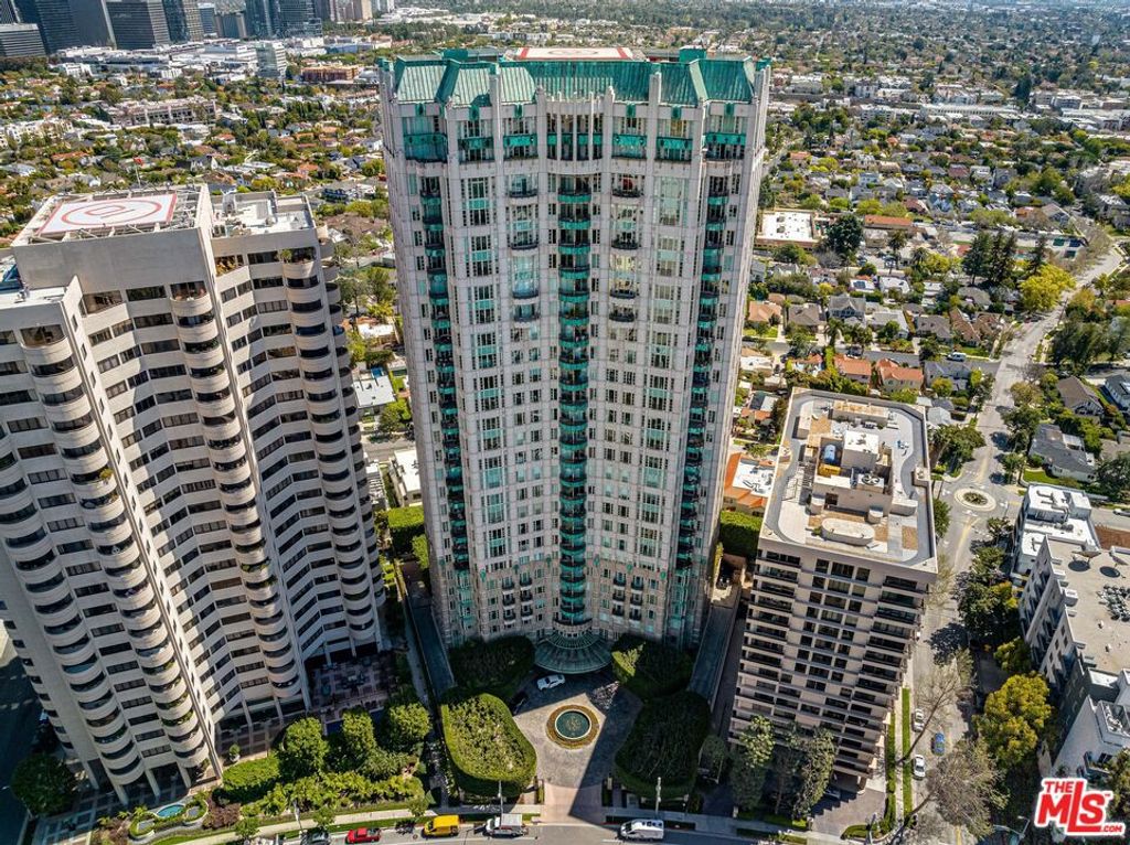 Photo of 10580 Wilshire Boulevard #14, Los Angeles, CA 90024 (MLS # 26655123)