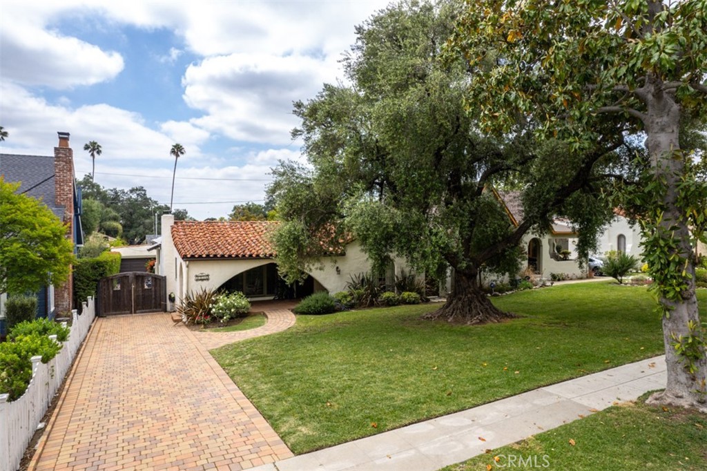 Properties 3 1956 E Woodlyn Road