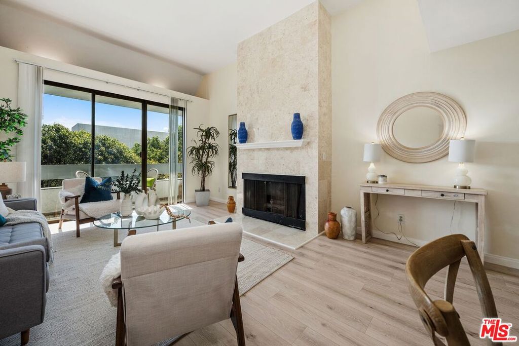 Photo of 1252 11th Street #PH 306, Santa Monica, CA 90401 (MLS # 26876973)