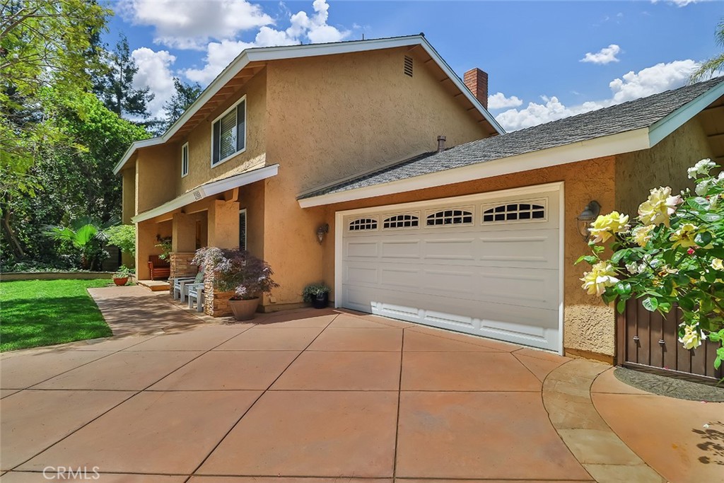 23050 Humming Bird Way