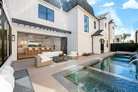 Photo of 521 12th Street, Huntington Beach, CA 92648 (MLS # OC25193118)