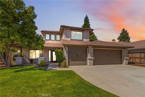 Photo of 2611 Fremont Ave, Clovis, CA 93611 (MLS # SC26079269)