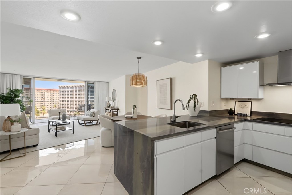 700 E Ocean Boulevard 1501