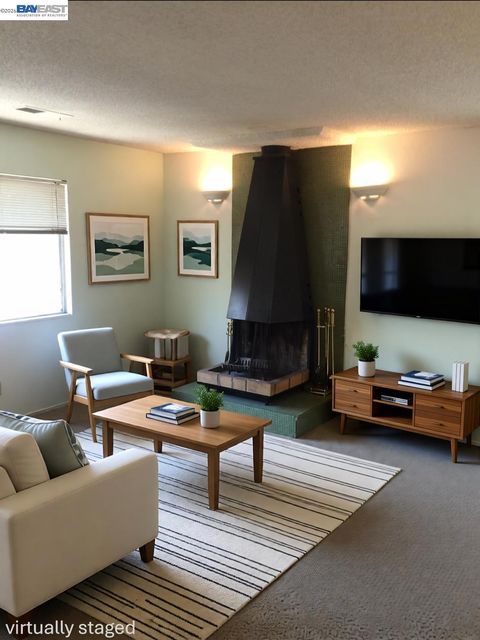 Photo of 954 F st. St, Davis, CA 95616 (MLS # 41129076)