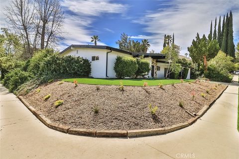 Tiny photo for 23540 Kivik St, Woodland Hills, CA 91367 (MLS # SR26049439)