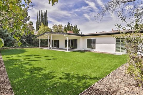 Tiny photo for 23540 Kivik St, Woodland Hills, CA 91367 (MLS # SR26049439)